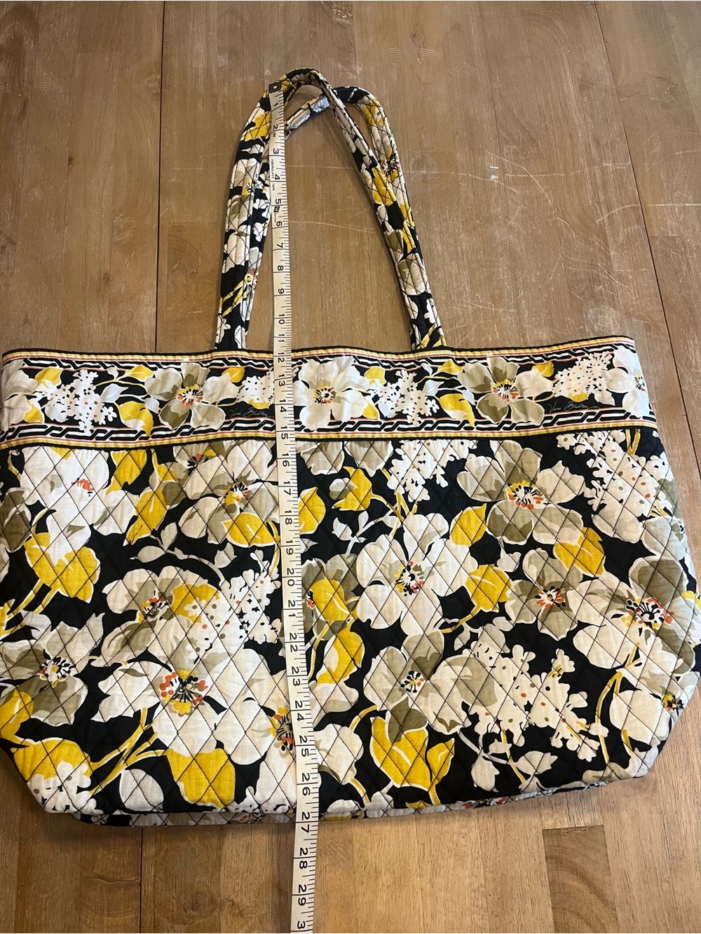 Vera Bradley Grand Tote in Retired Dogwood Pattern Quilted Floral - Picture 6 of 6